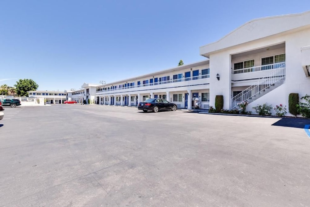 Motel6 San Jose, CA - Convention Center 47/60