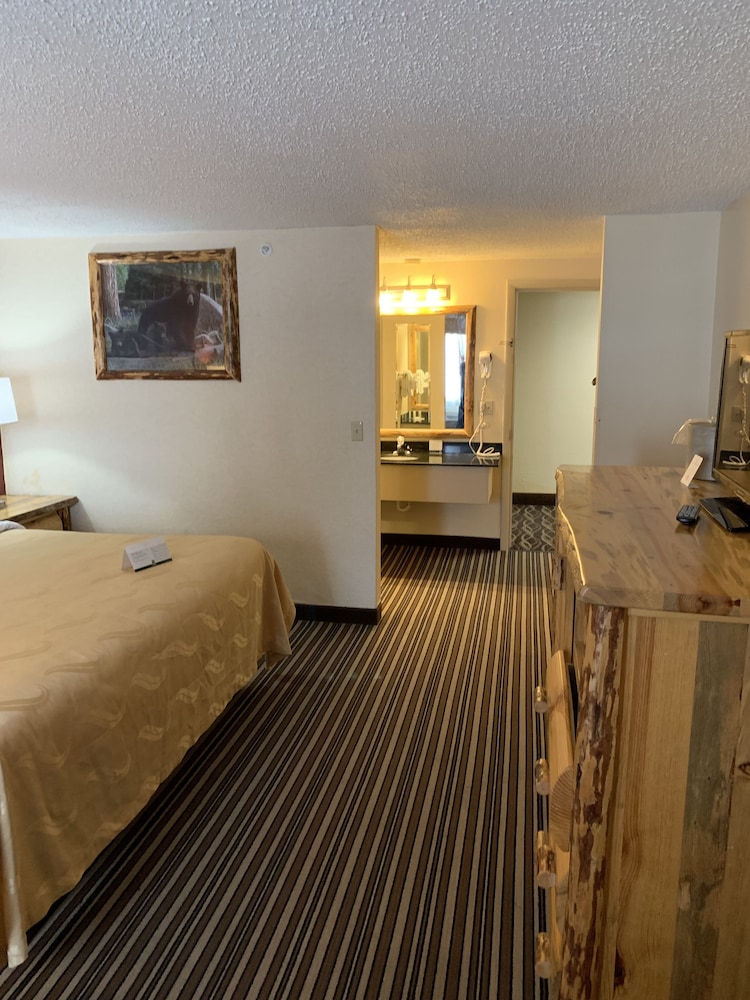 Studio6 Suites Butte, MT I-90 I-15 18/42