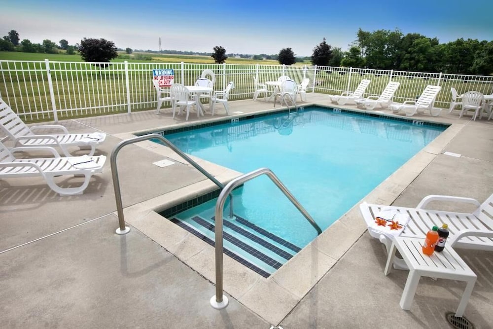 Lancaster Inn and Suites 25/64