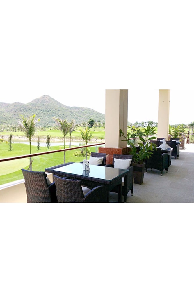 Diamond Bay Golf & Villas 38/41