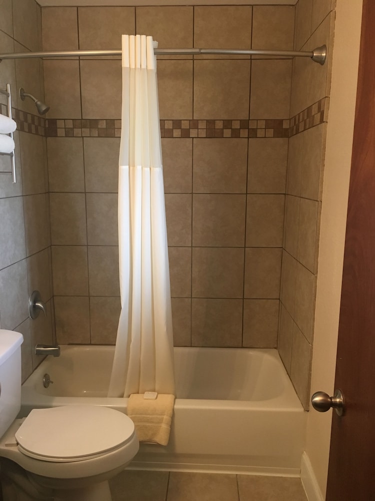Ramada by Wyndham Elko Hotel at Stockmen's Casino 16/36