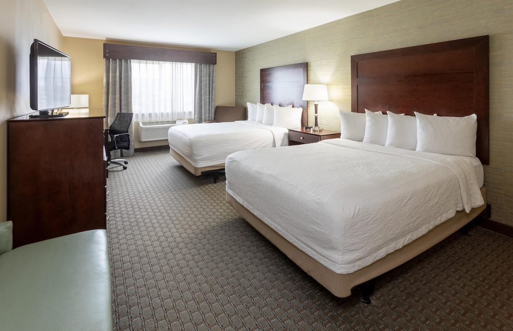 Grandstay Hotel And Suites Morris 14/52