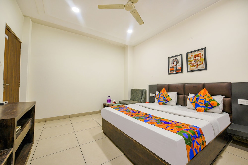 Oyo Rooms Ludhiana Railway Station Clock Tower 18/50