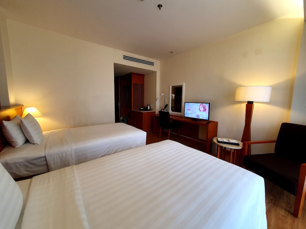 Saigon Hotel 24/50