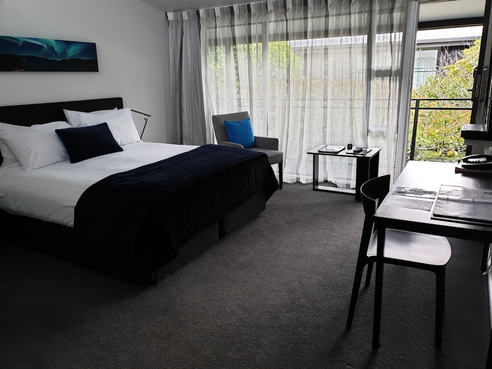 SIGNATURE, EXECUTIVE, STUDIO, KING BED