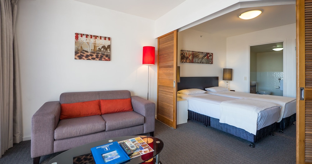 Broadbeach Savannah Hotel And Resort 41/80