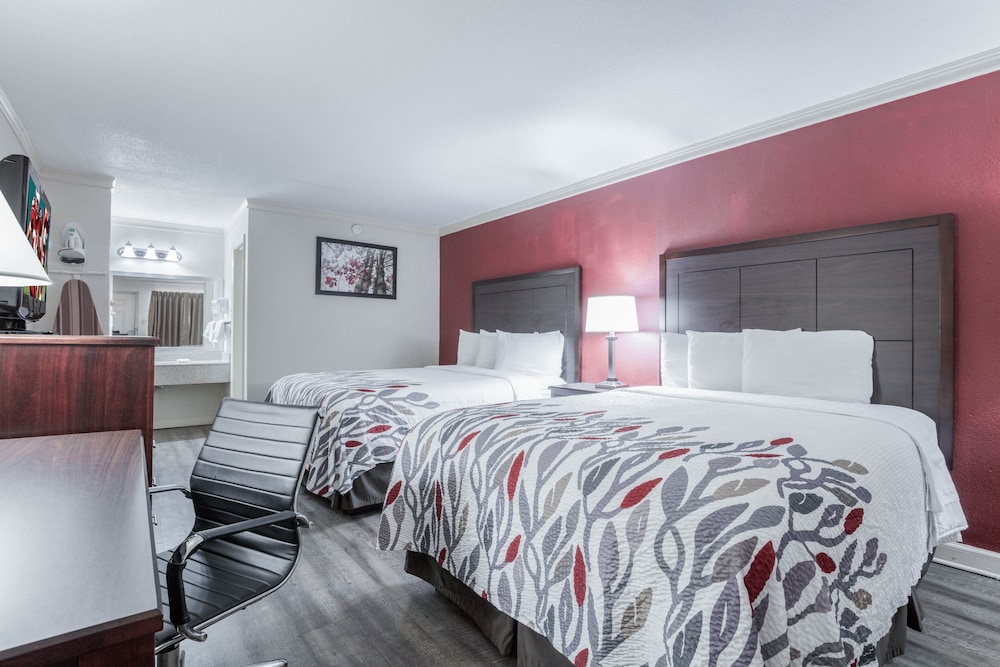 Days Inn by Wyndham Forrest City I-40 16/29