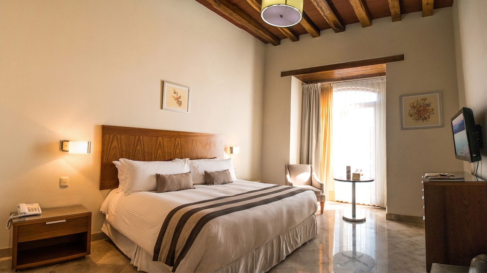 Hotel Parador de Alcalá 22/75