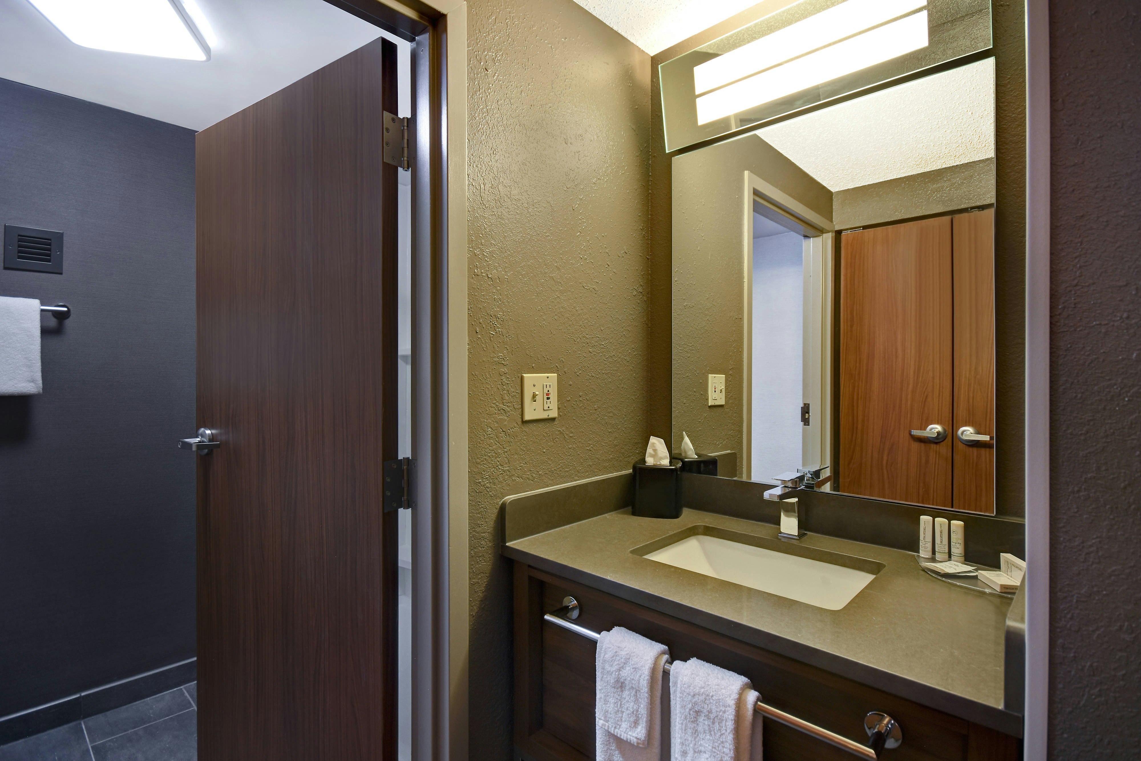 غرفة، Courtyard by Marriott Cincinnati Airport 4/5