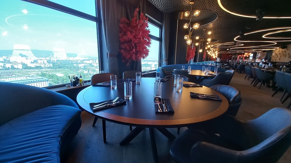 restaurant cafeteria