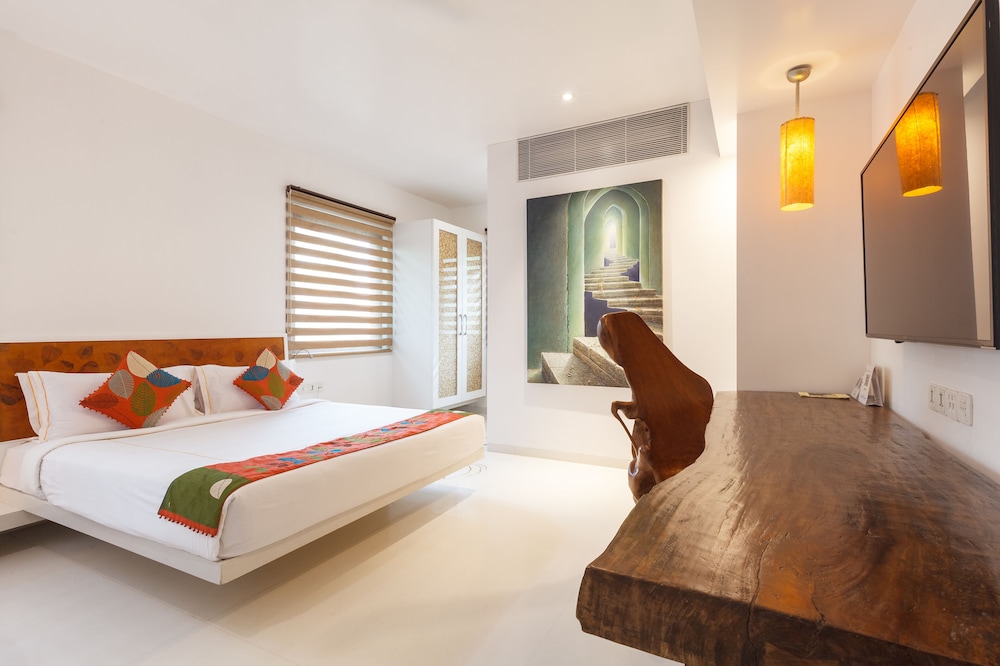 Hotel Le Sutra Hotel, Khar, Mumbai 17/60