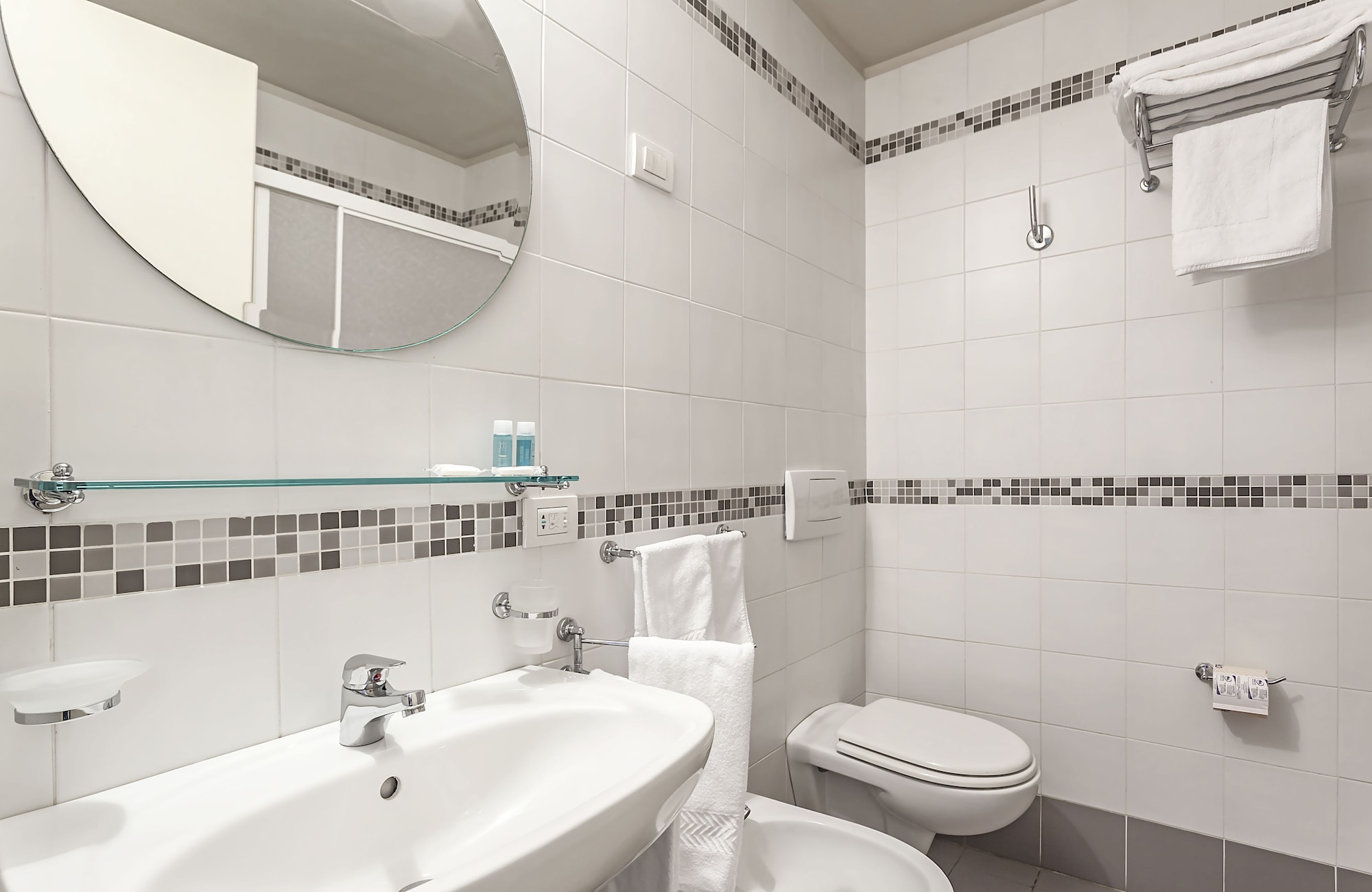 Standard, Queen Bed, Grand Hotel Bonanno 5/5