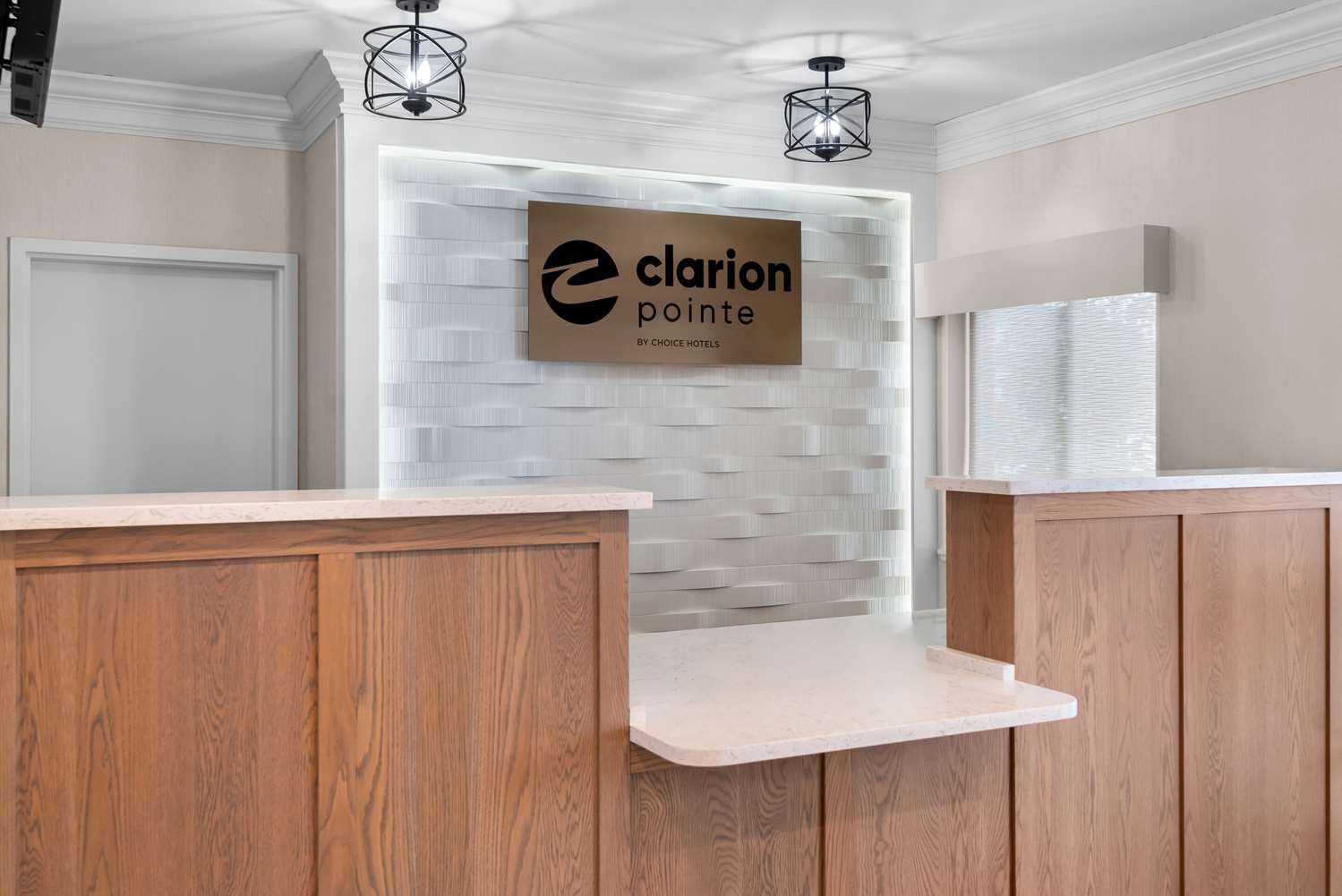 Clarion Pointe Mattoon Near University 3/27