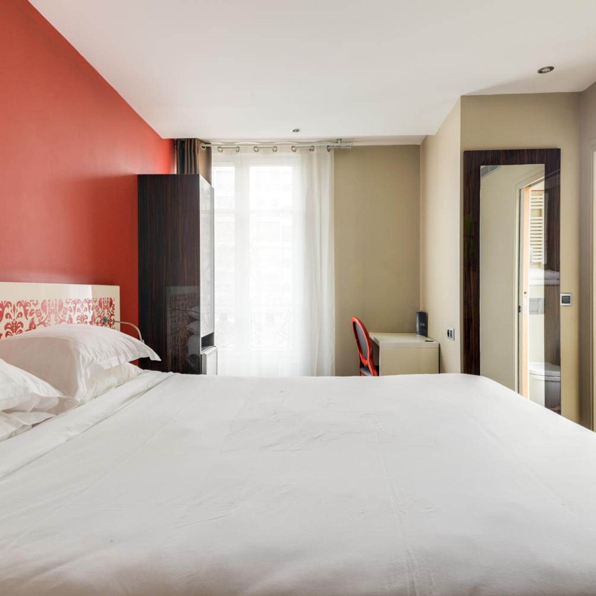 Room at Pavillon Nation Hotel, PARIS