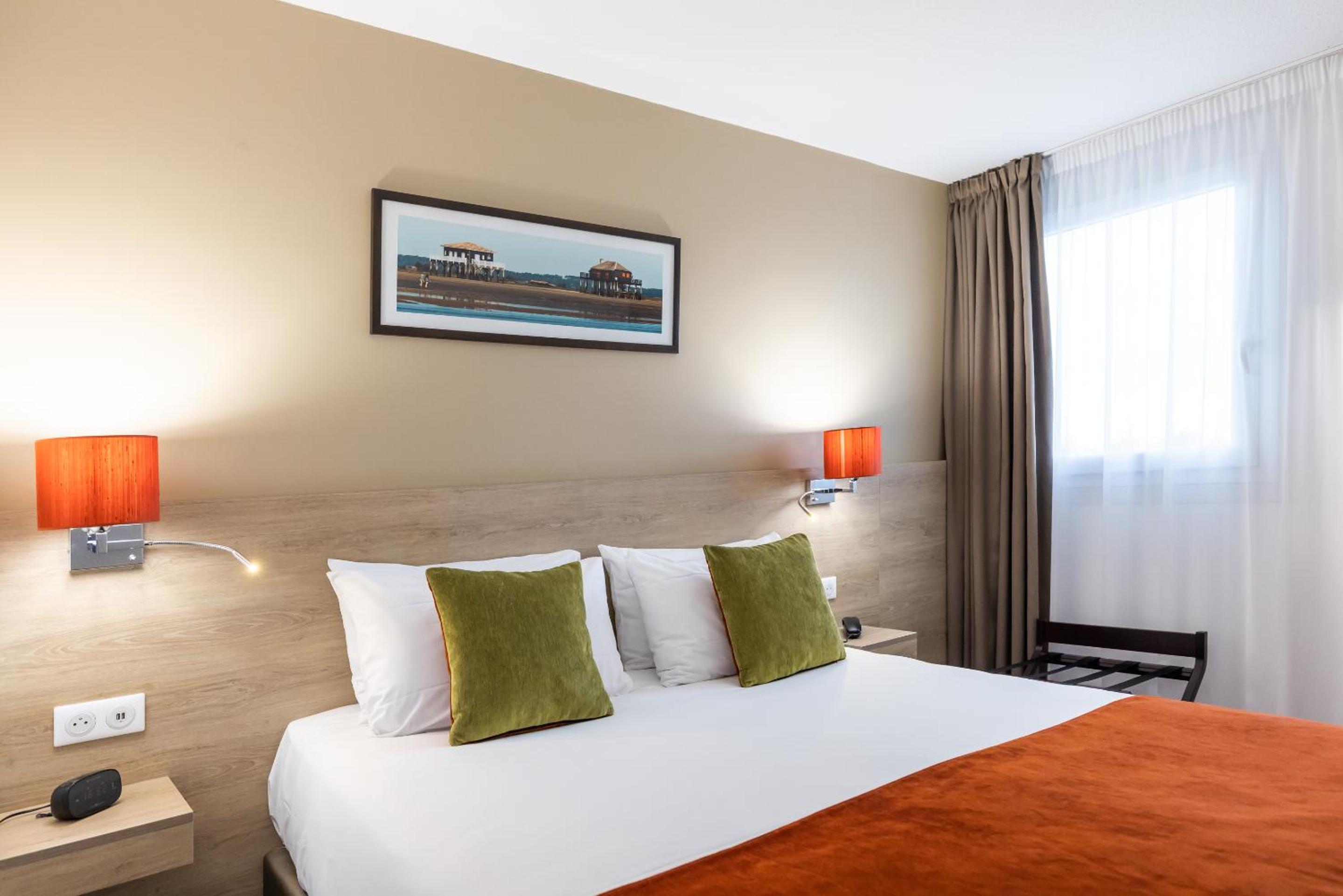 Family, Twin Beds, Queen Bed