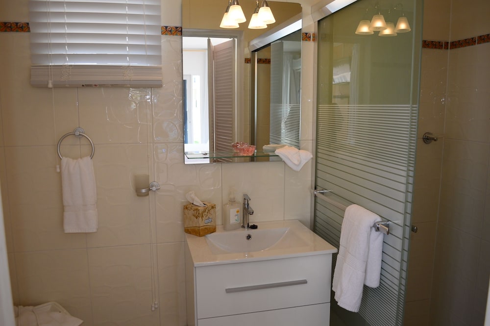 Adonai Hotel Boutique Bed And Breakfast 88/93