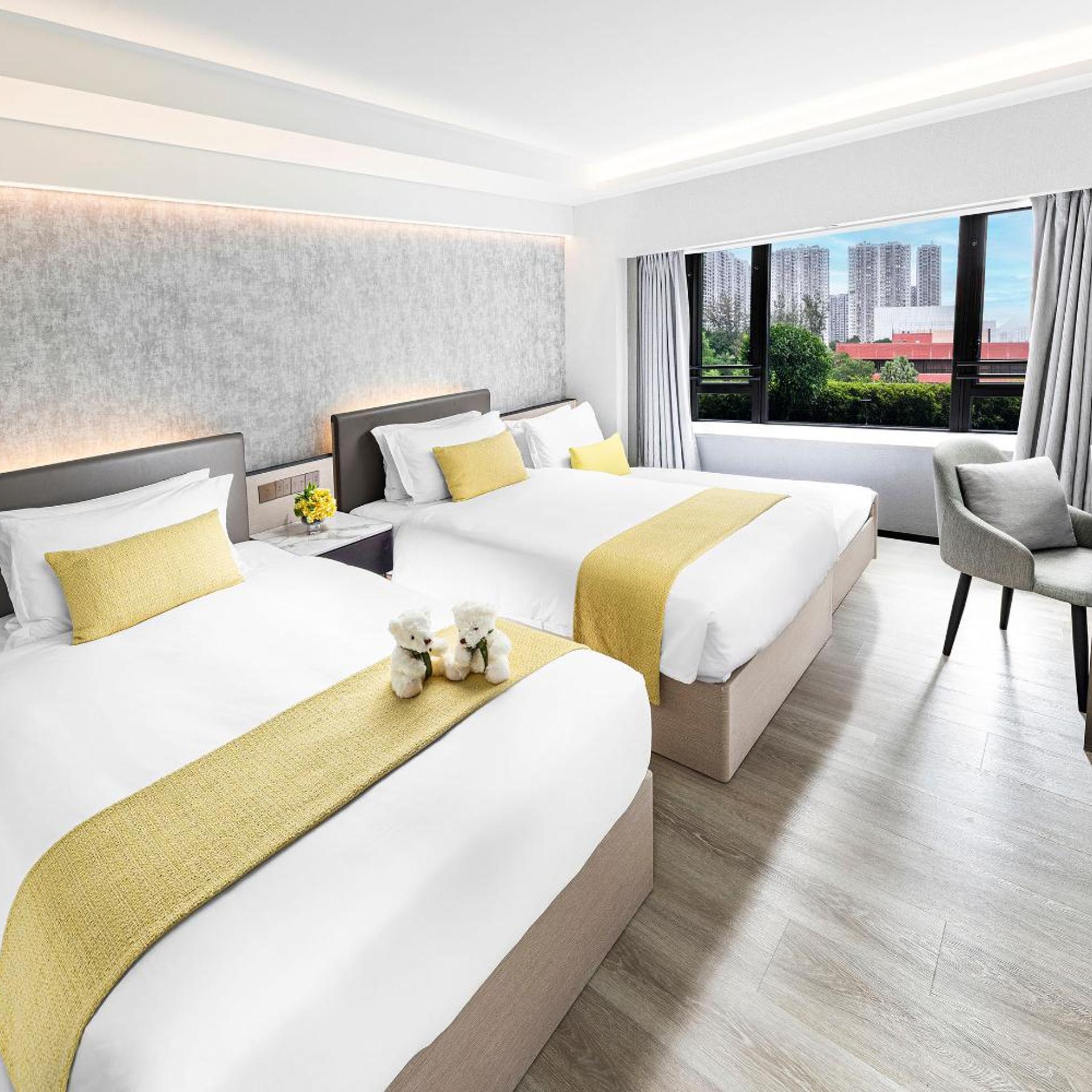 Room, Quadruple
