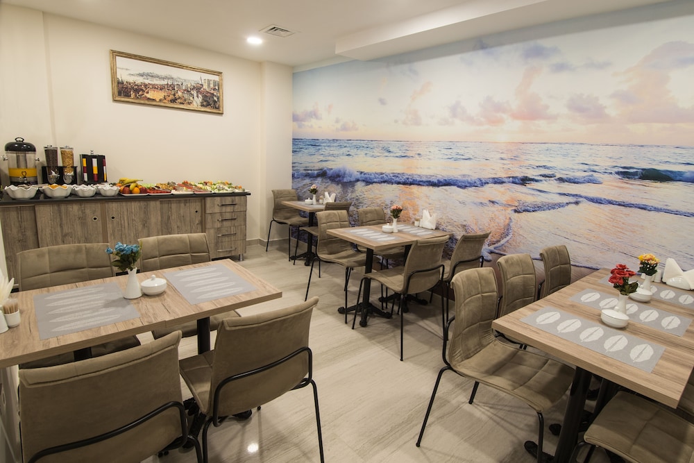 Primero Hotel 60/65