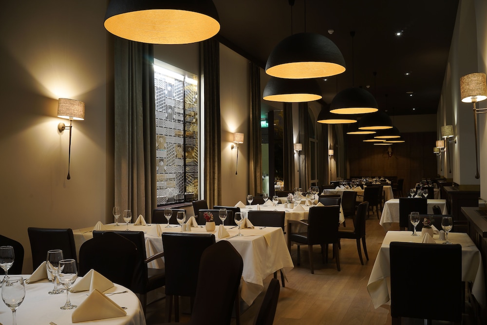Ana Hotels Sport Poiana Brasov 25/33