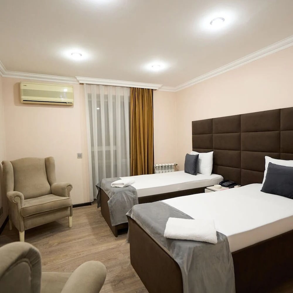 RoseMary Inn 33/61
