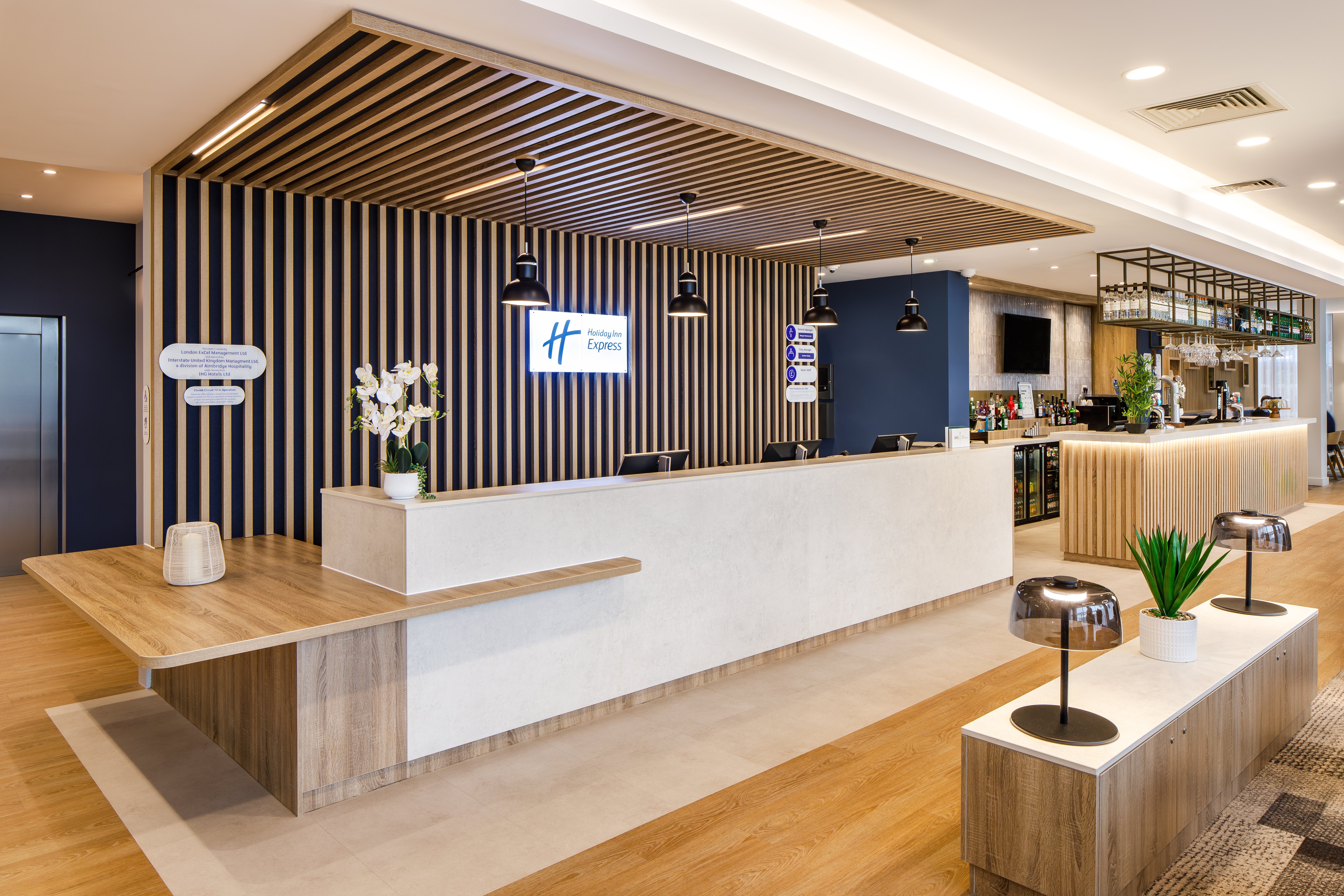 Holiday Inn Express London - Excel 11/64