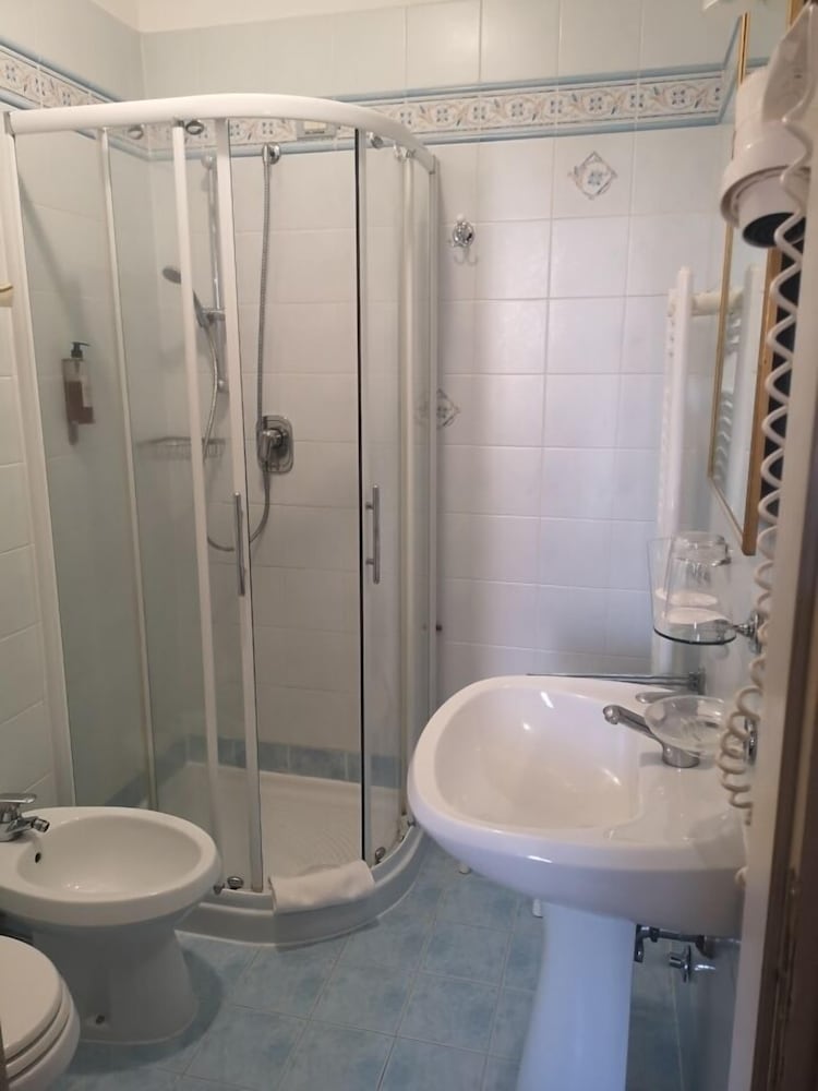 DELUXE, DOUBLE BED, CANAL VIEW