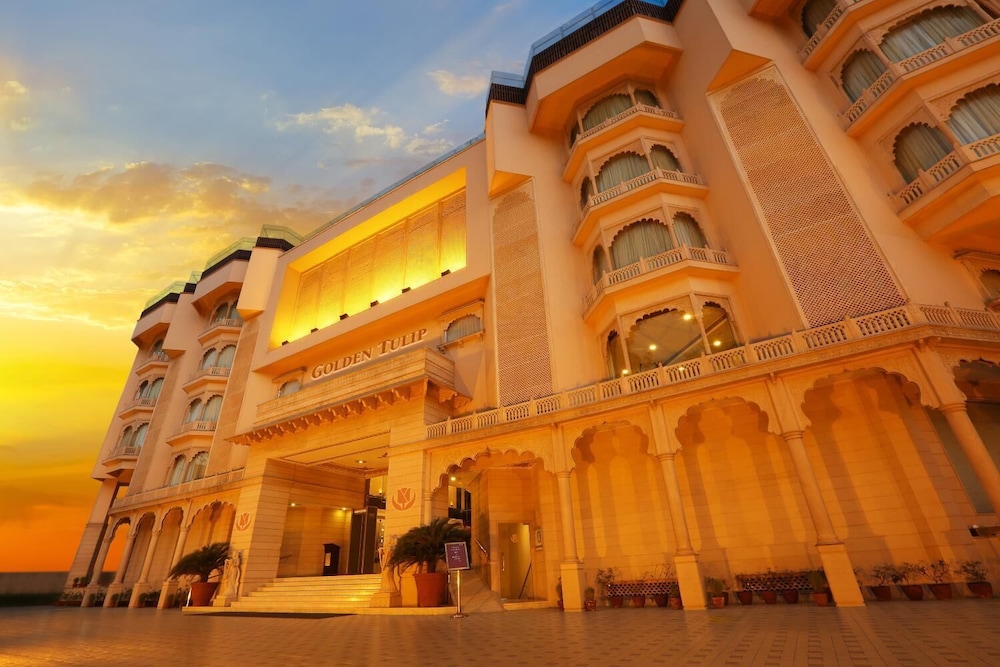 GOLDEN TULIP JAIPUR 2/50