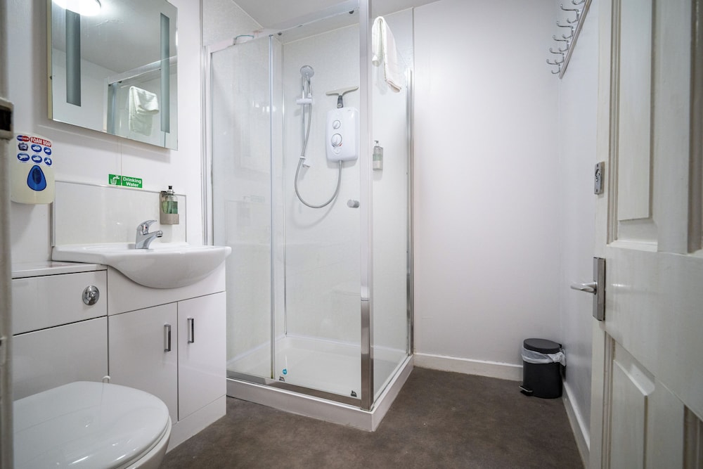 Callander Hostel 48/50