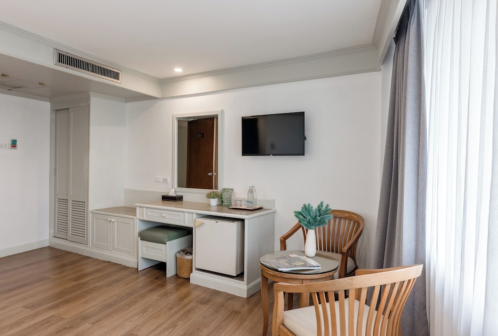 Dhevaraj Hotel 47/62