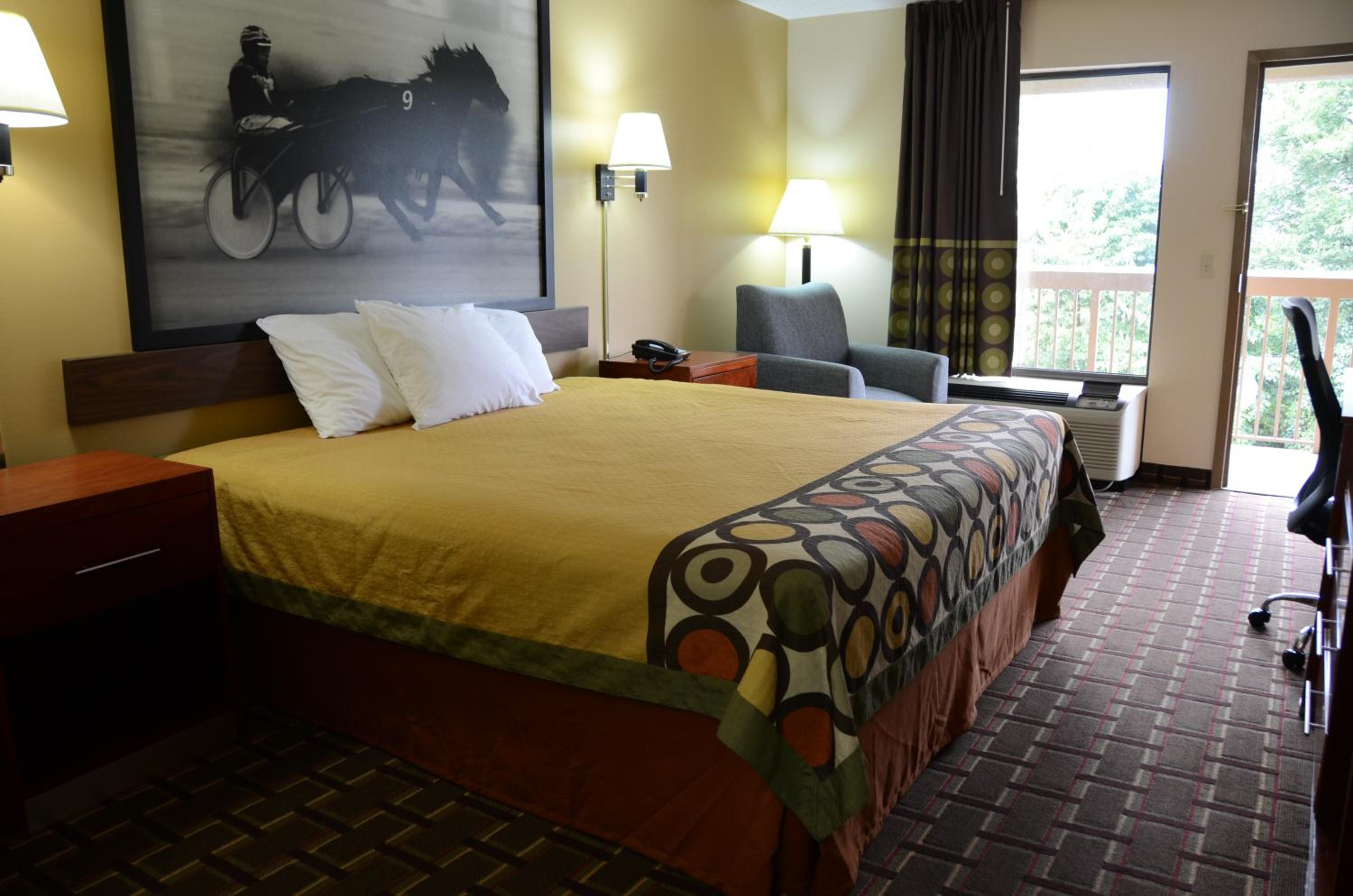 Super 8 by Wyndham Franklin Hwy 31 12/36