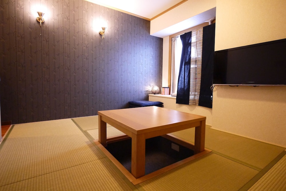 U Community Hotel 38/50