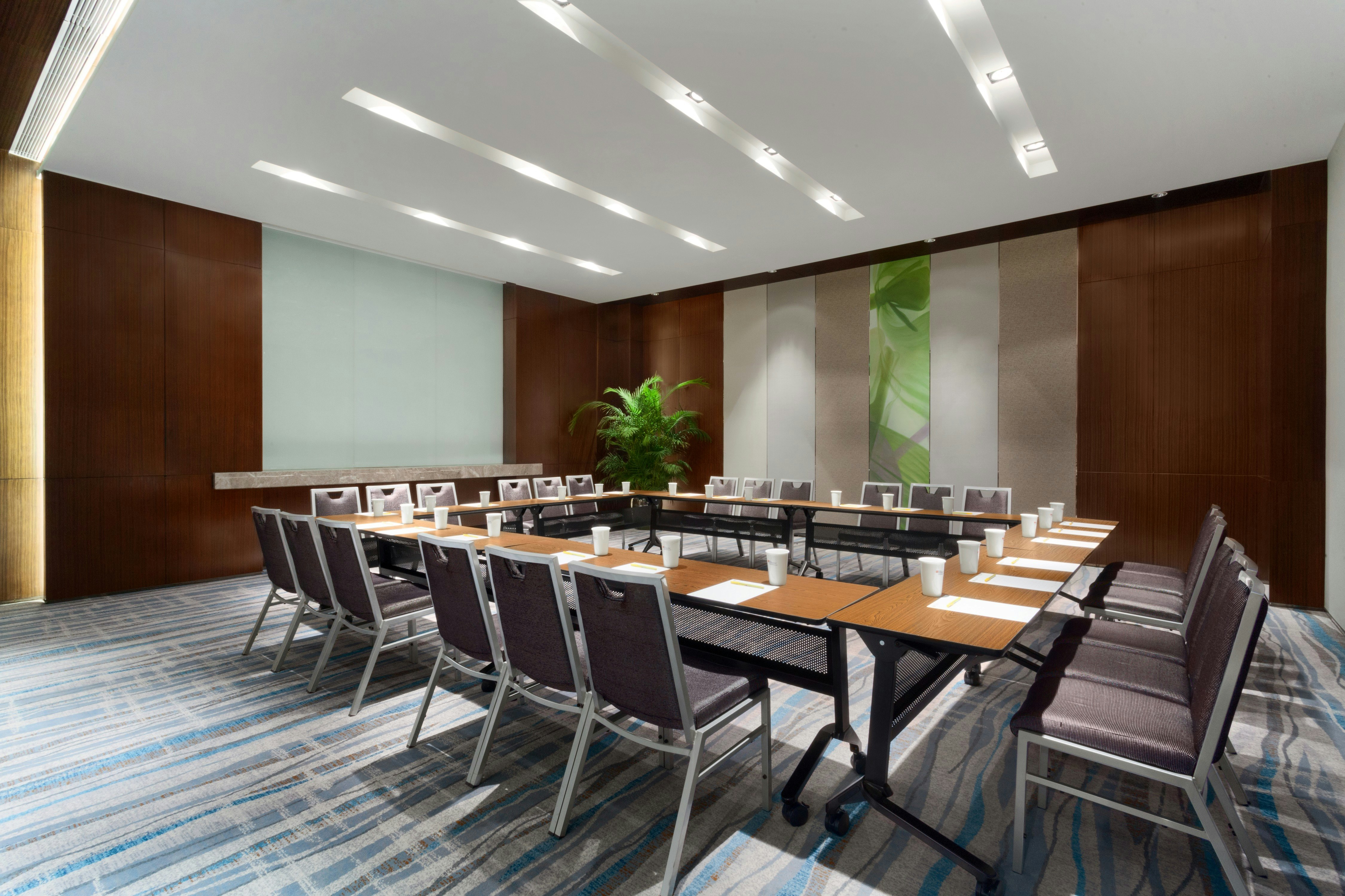 Hilton Garden Inn Shenzhen Bao an 47/49