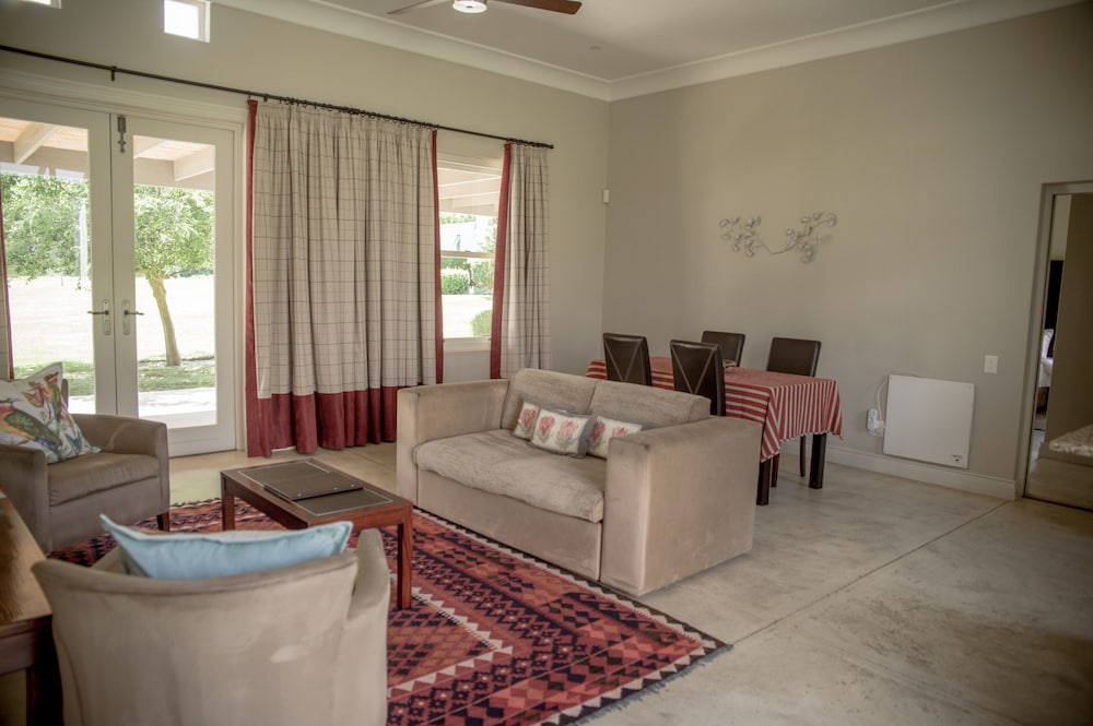 Gaikou Lodge 12/37