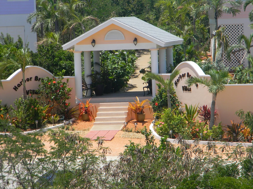 Harbor Breeze Villas 3/64