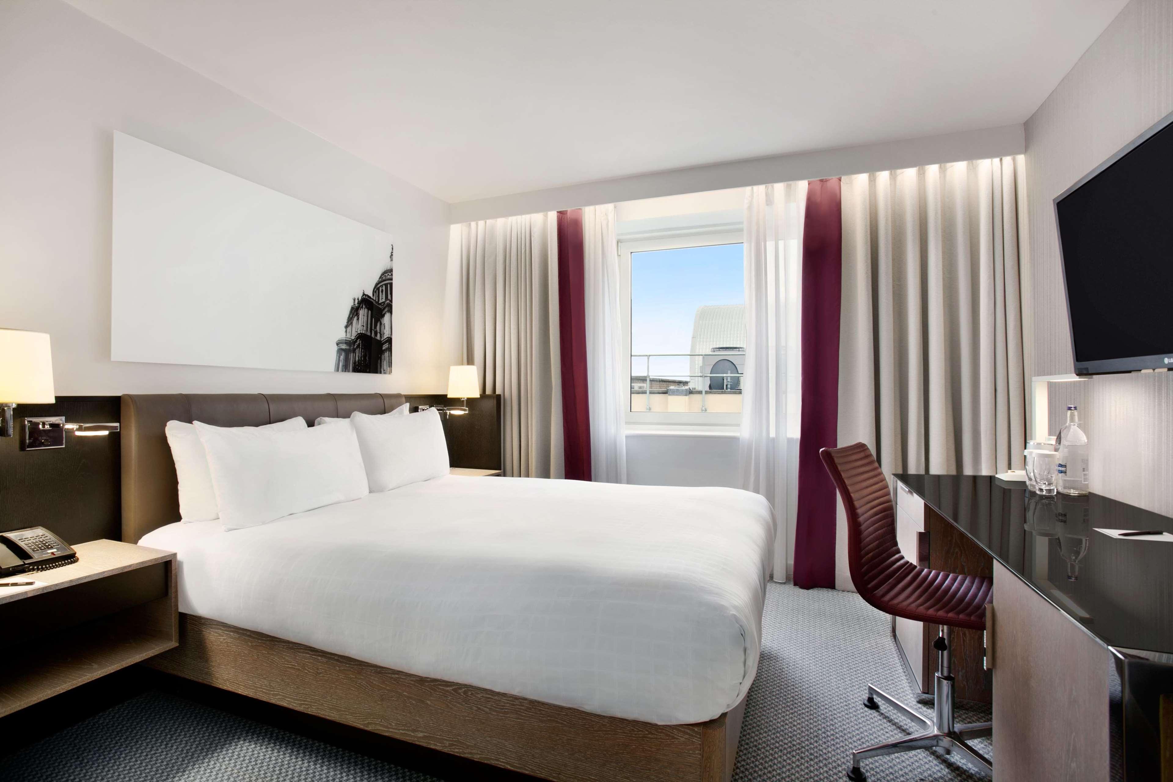 Guest Room, Superior, King Bed