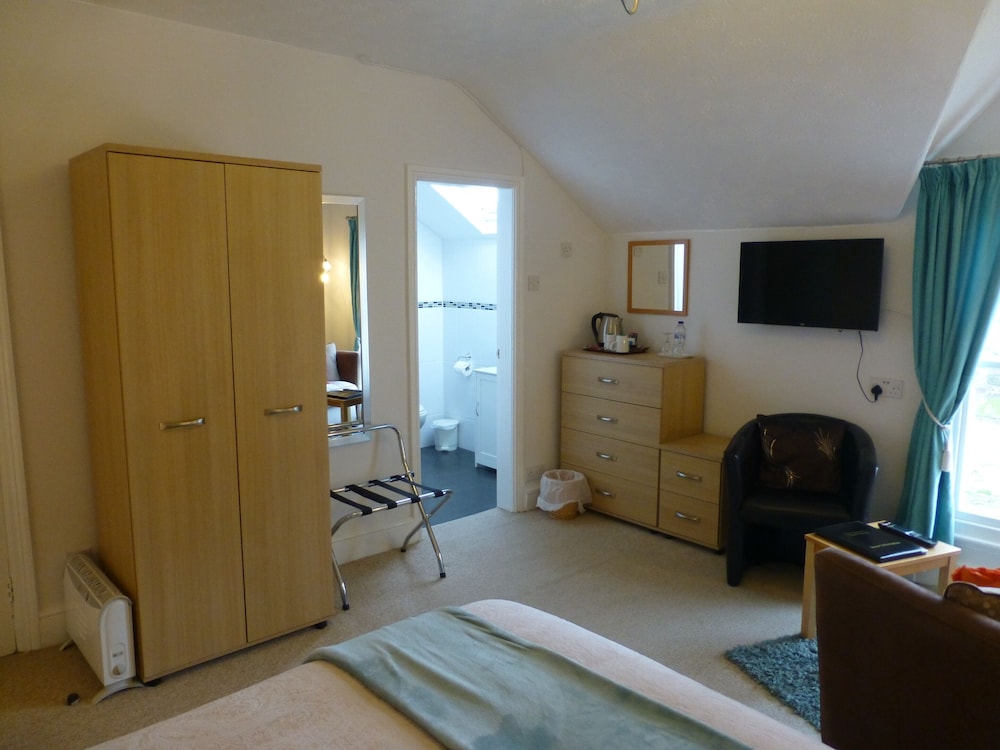 Bryn Derwen Guest House 35/60