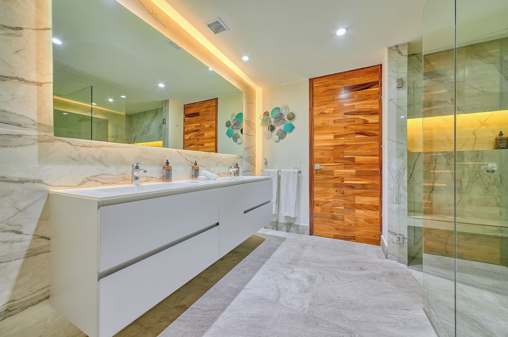 Maxwell Residences at Indah 6/50