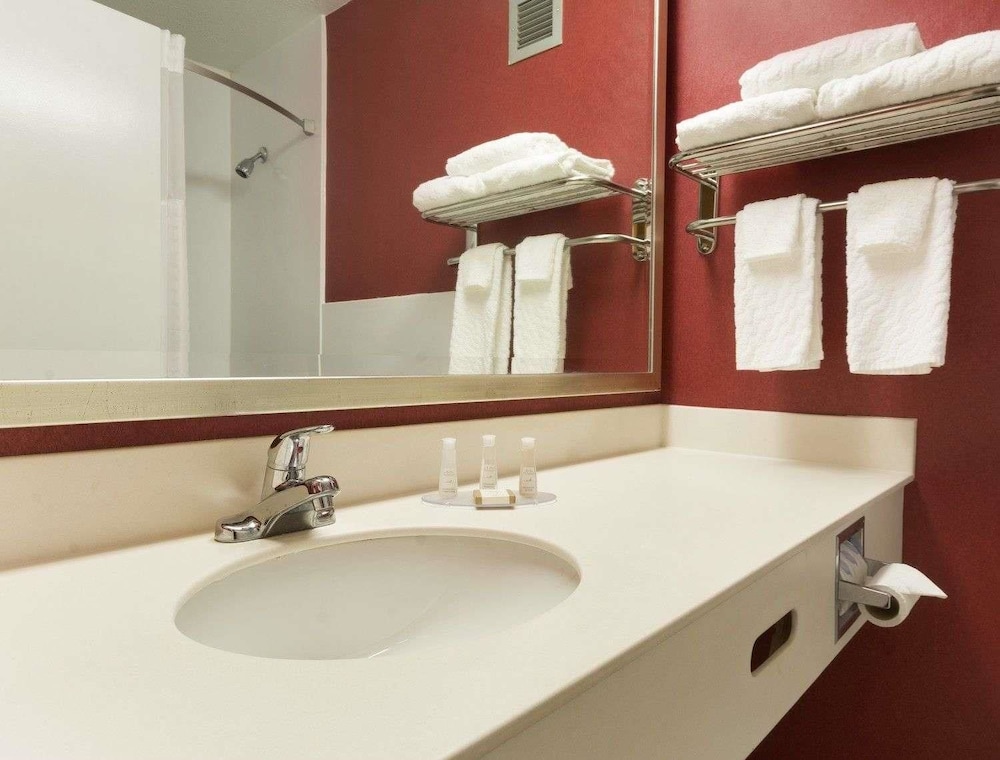Baymont By Wyndham Salem Roanoke Area 12/25
