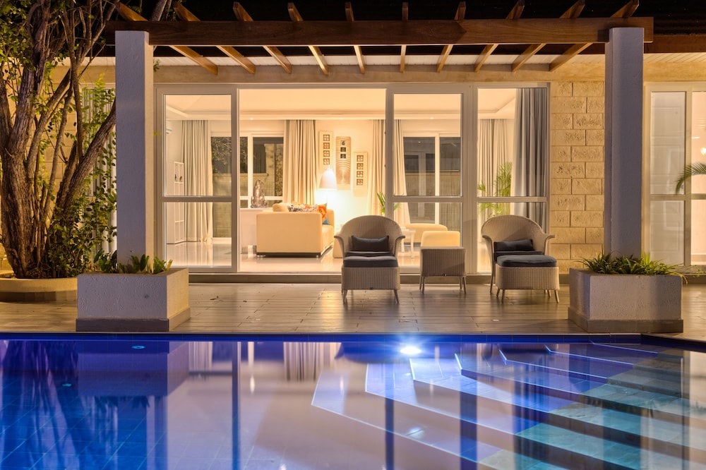 Leopard Beach Resort and Spa 8/66
