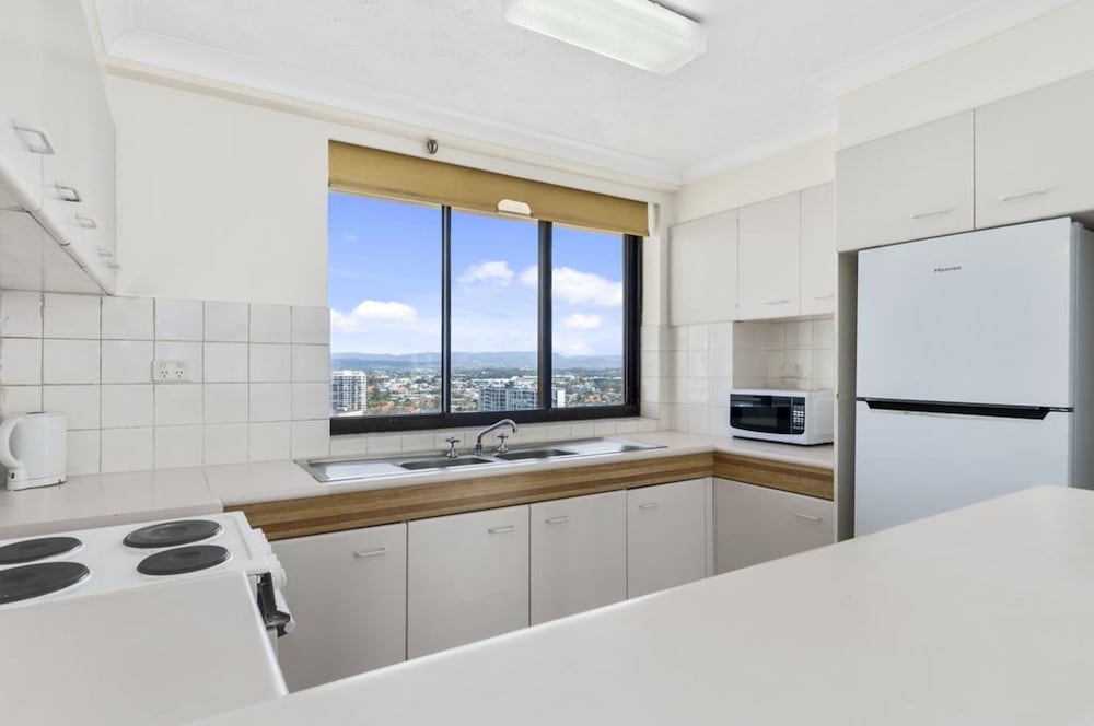 Beachcomber Resort Surfers Paradise 33/38