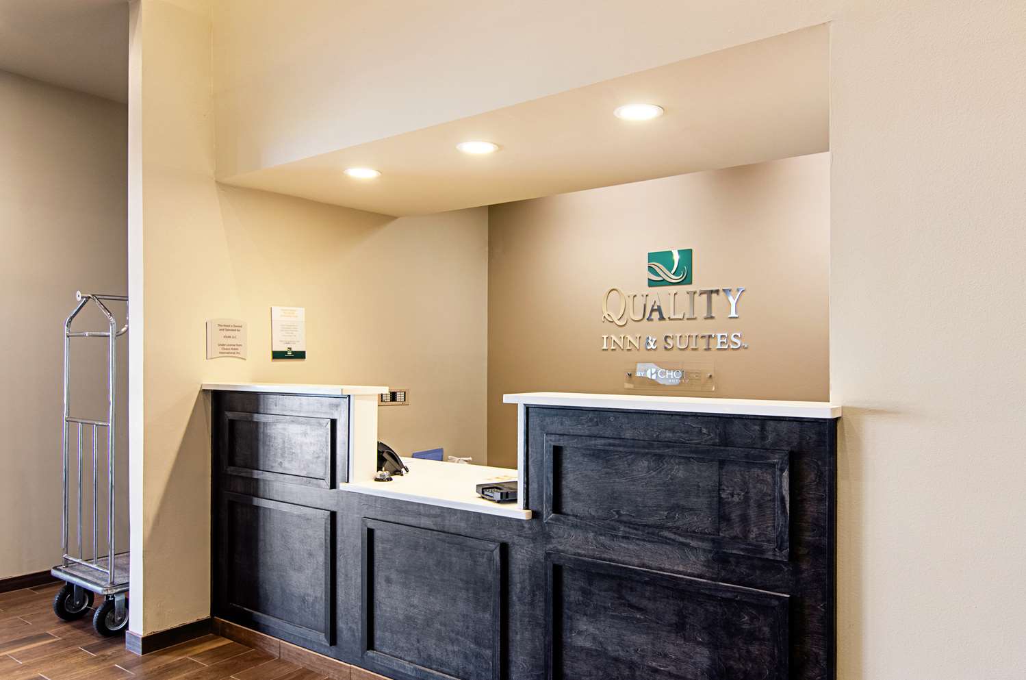 Quality Inn and Suites Near Tanger Outlet Mall 7/22