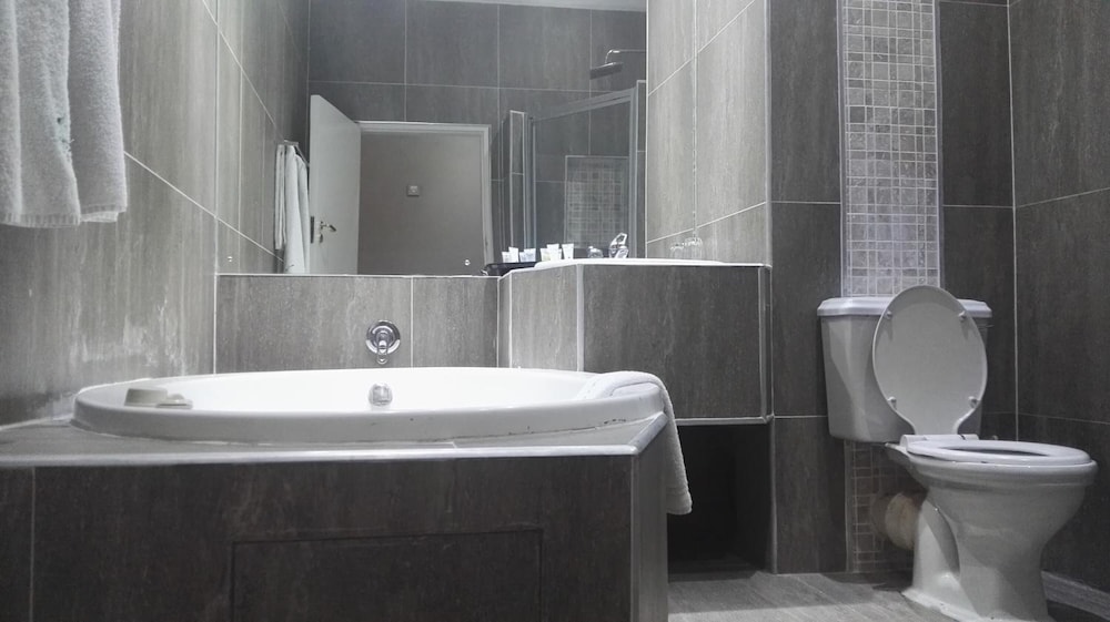 Chrismar Hotel Lusaka 67/68