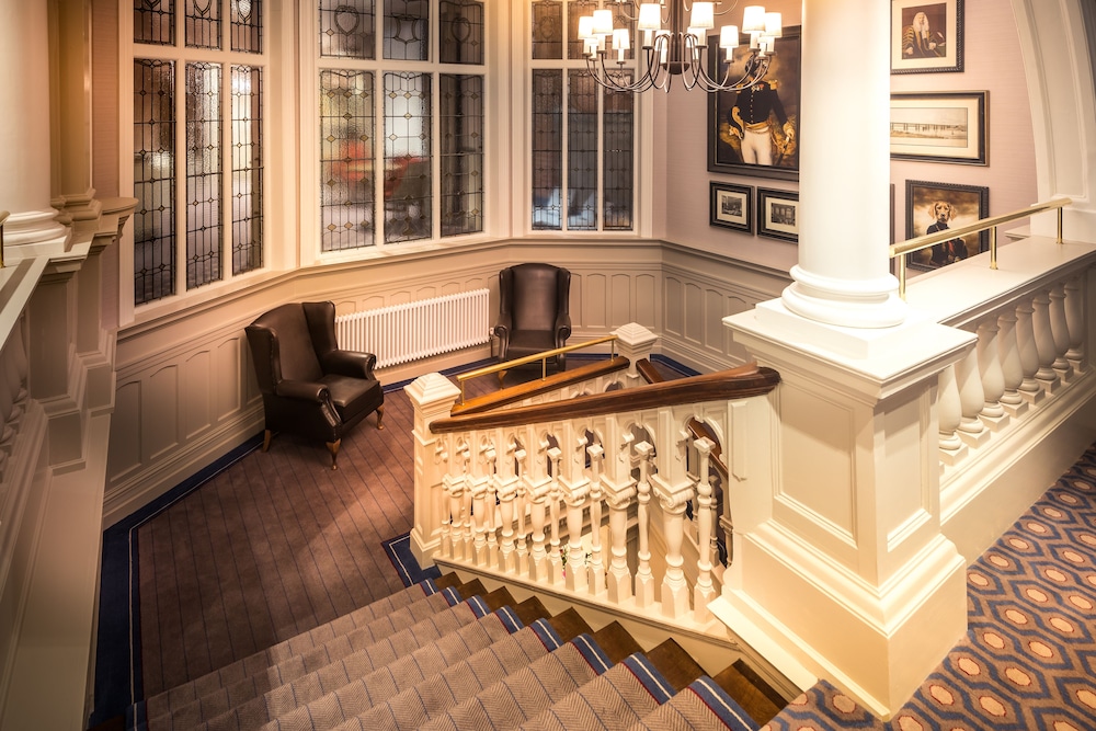 Bishop S Gate Hotel 1/43