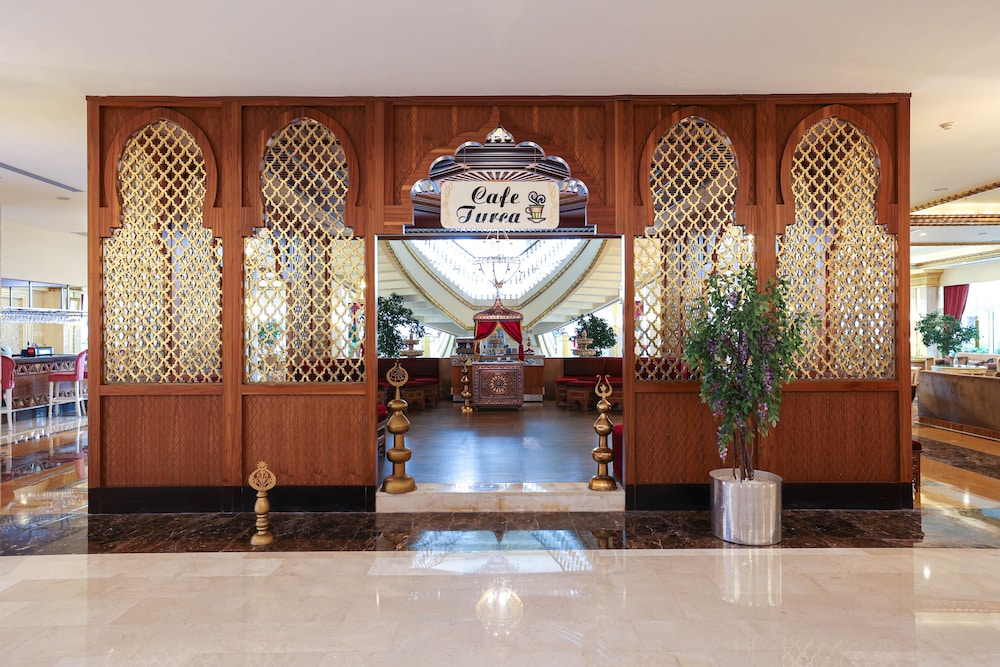 Diamond Excellence Resort & Spa 8/65