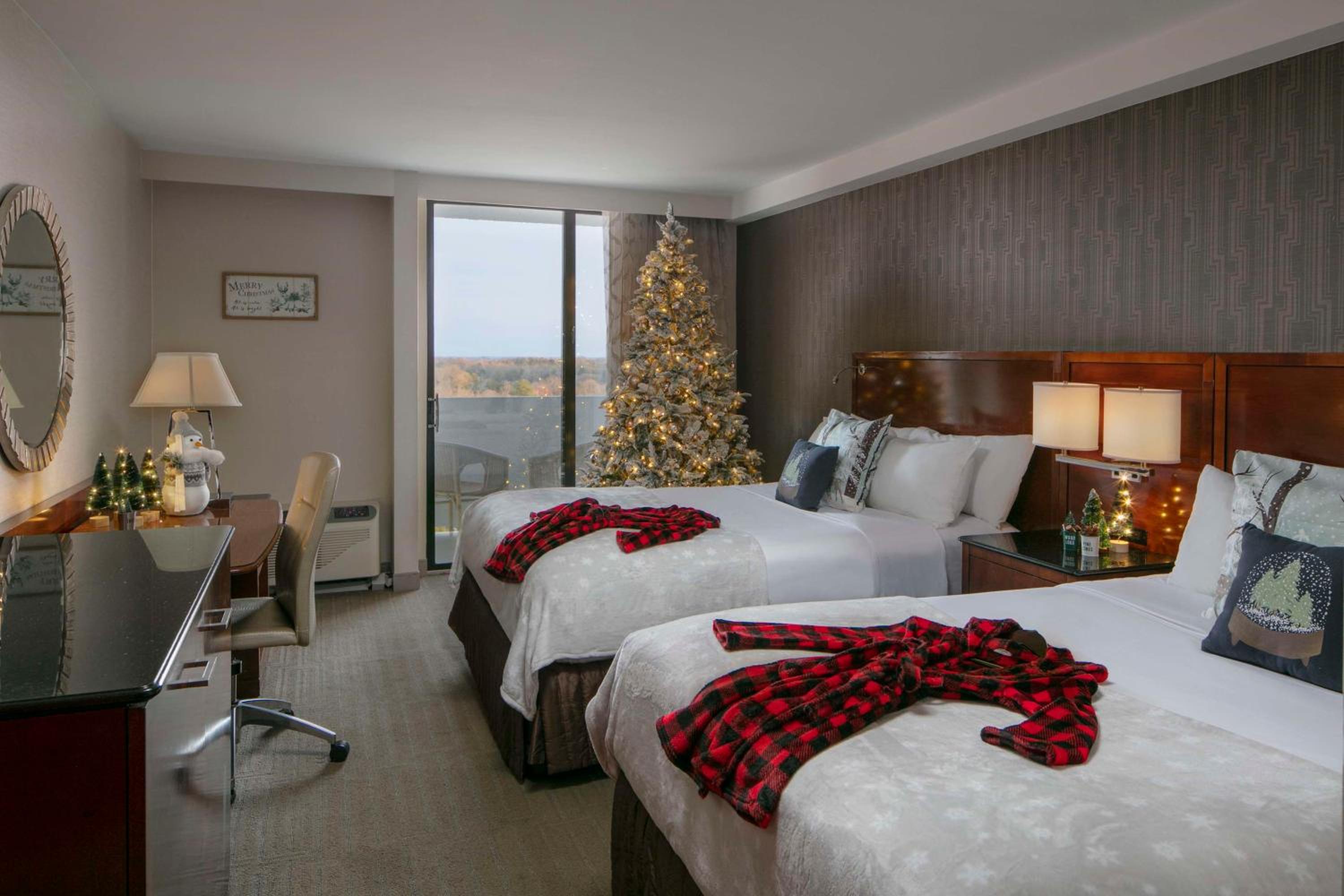 EXECUTIVE, 2 DOUBLE BEDS