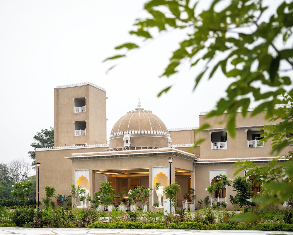 Taj Lalit Bagh 114/116