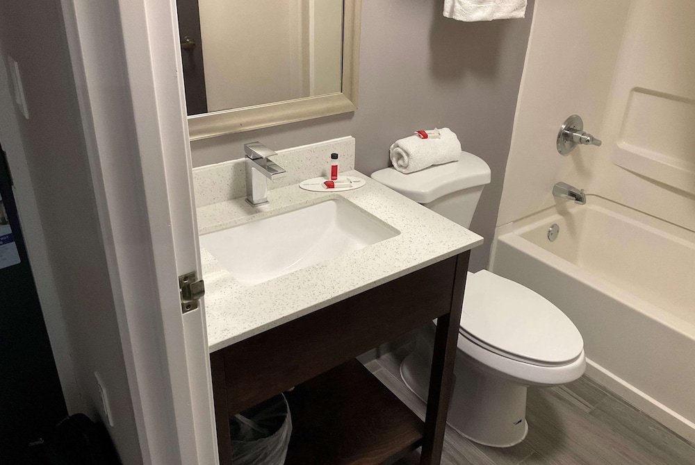 Microtel Inn And Suites Clarksville 11/30
