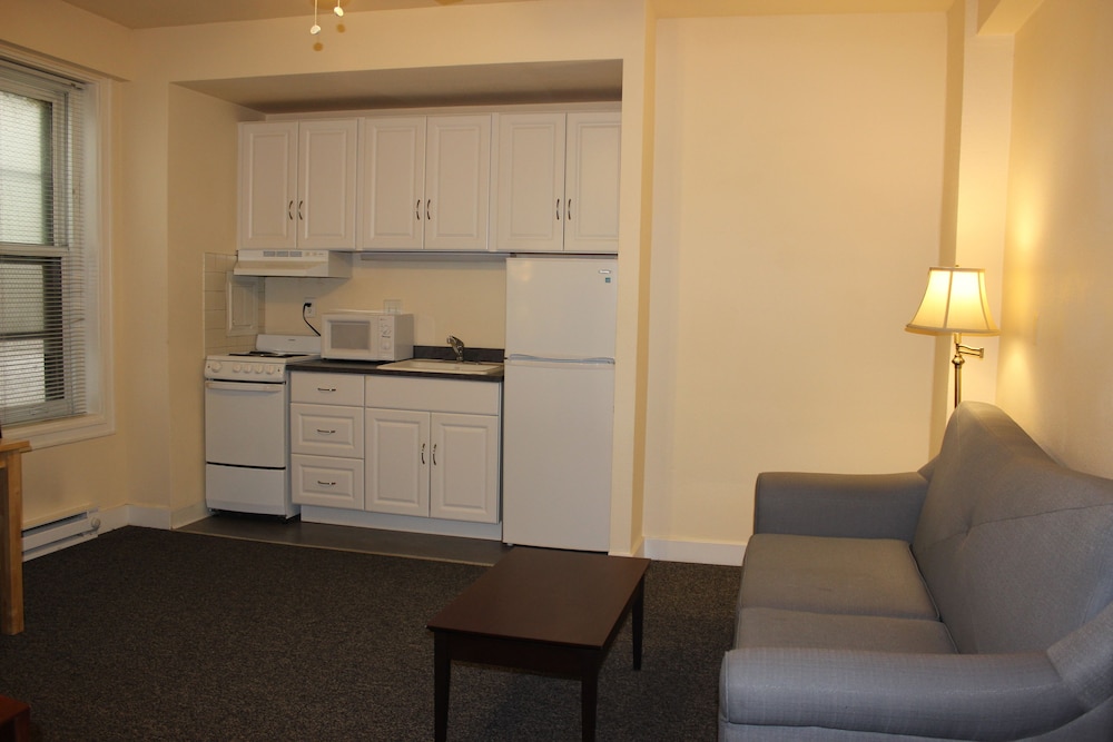Washington Plaza Apartments 22/33