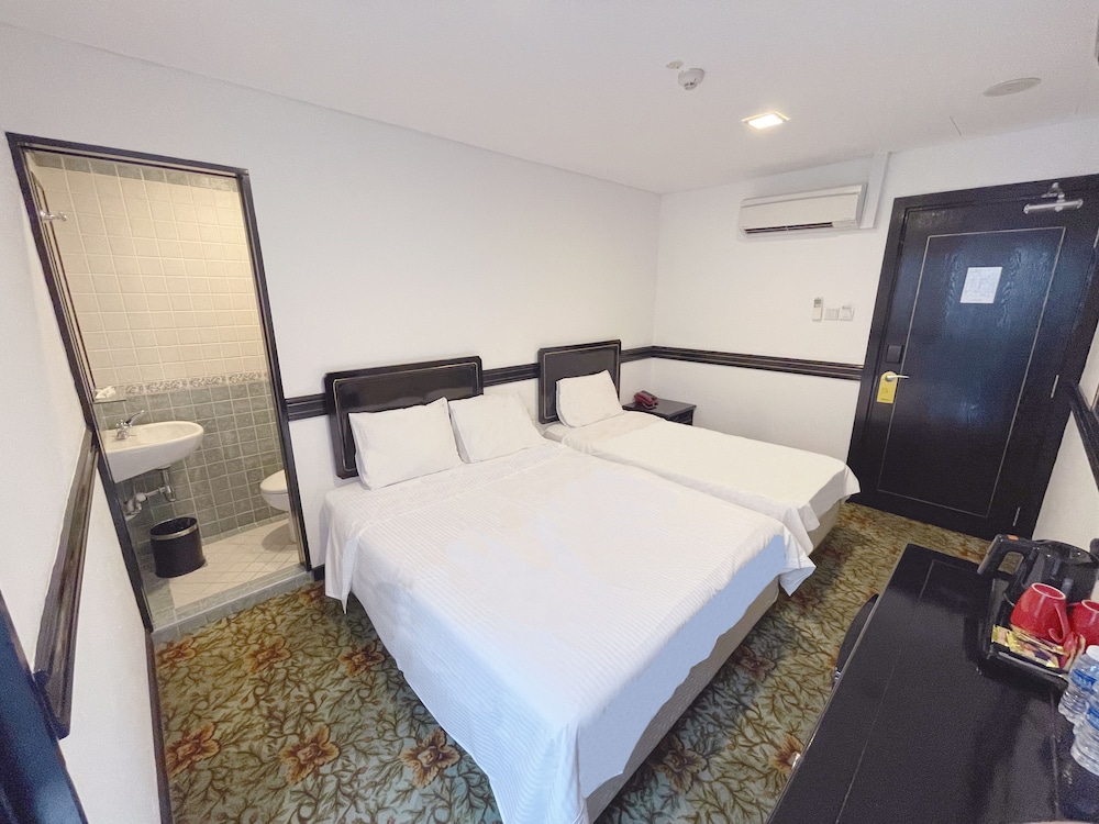 The Snooze Hotel Marine Parade (Ex Le Peranakan Hotel) 12/40