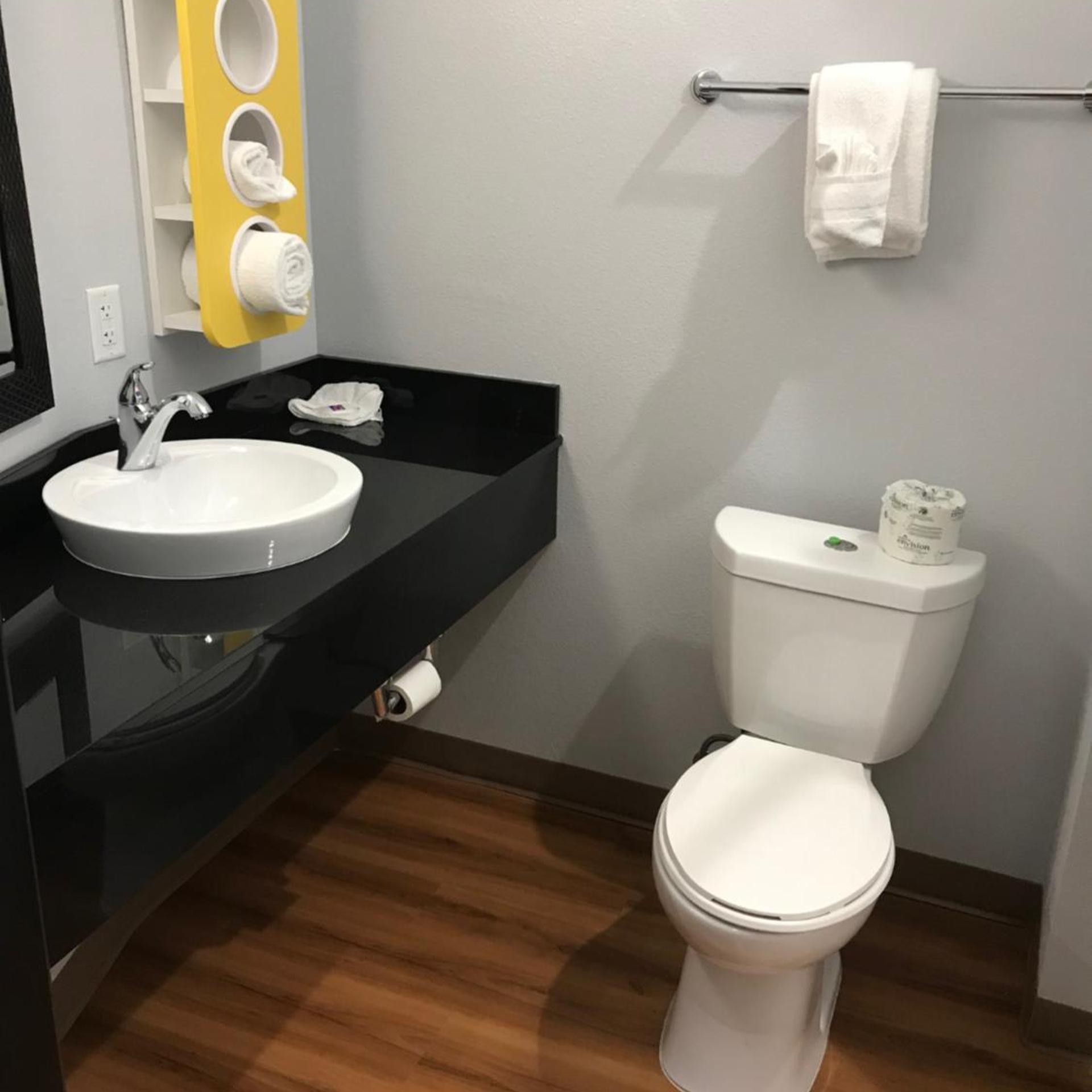 غرفة بسرير كينج، Motel6 Midland Tx 9/10
